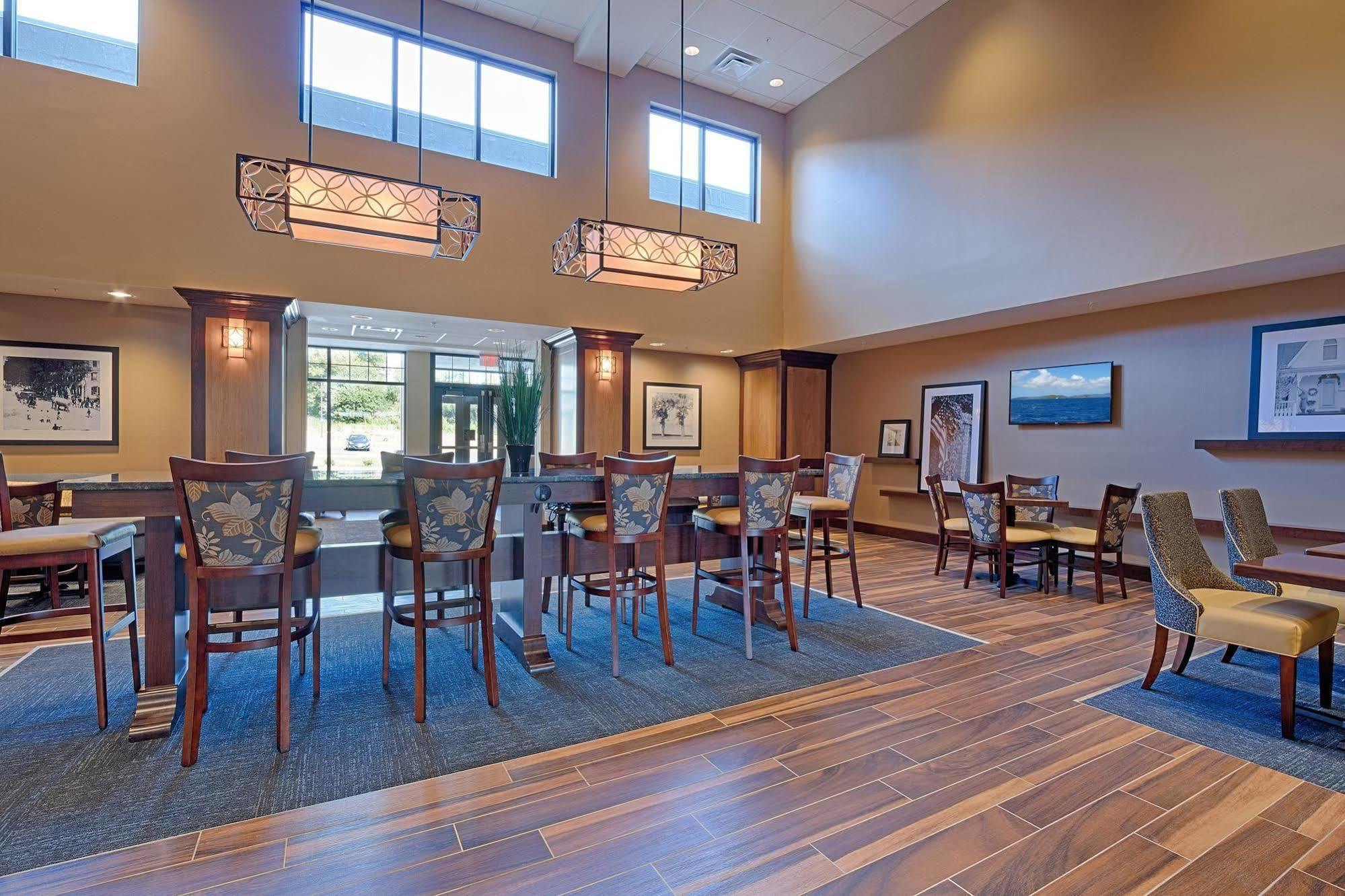 Hampton Inn & Suites Cazenovia, Ny Экстерьер фото