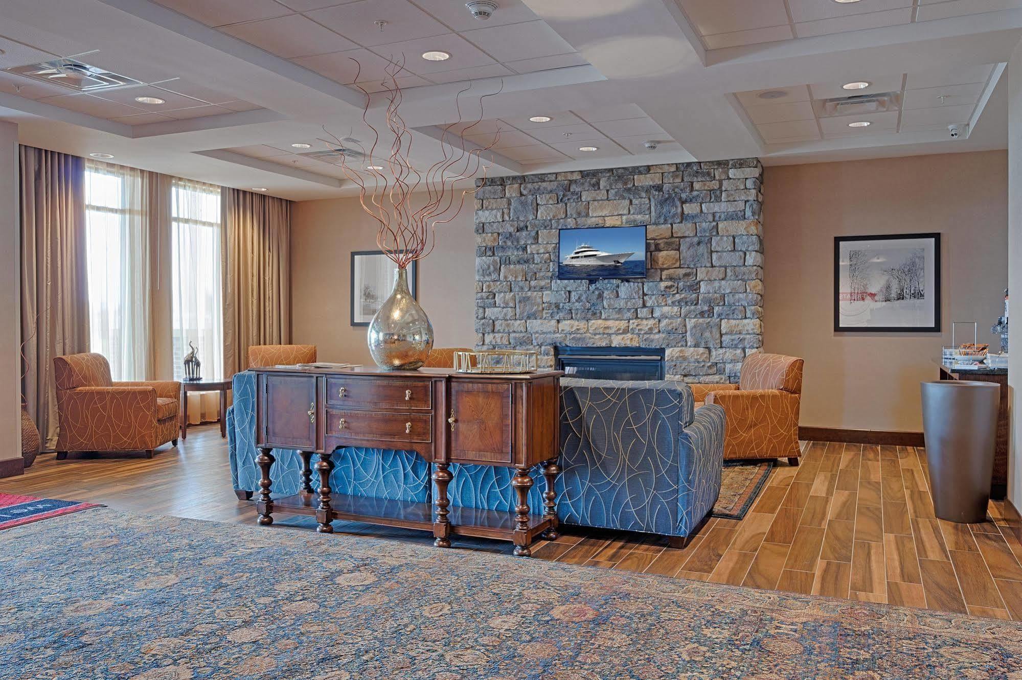 Hampton Inn & Suites Cazenovia, Ny Экстерьер фото